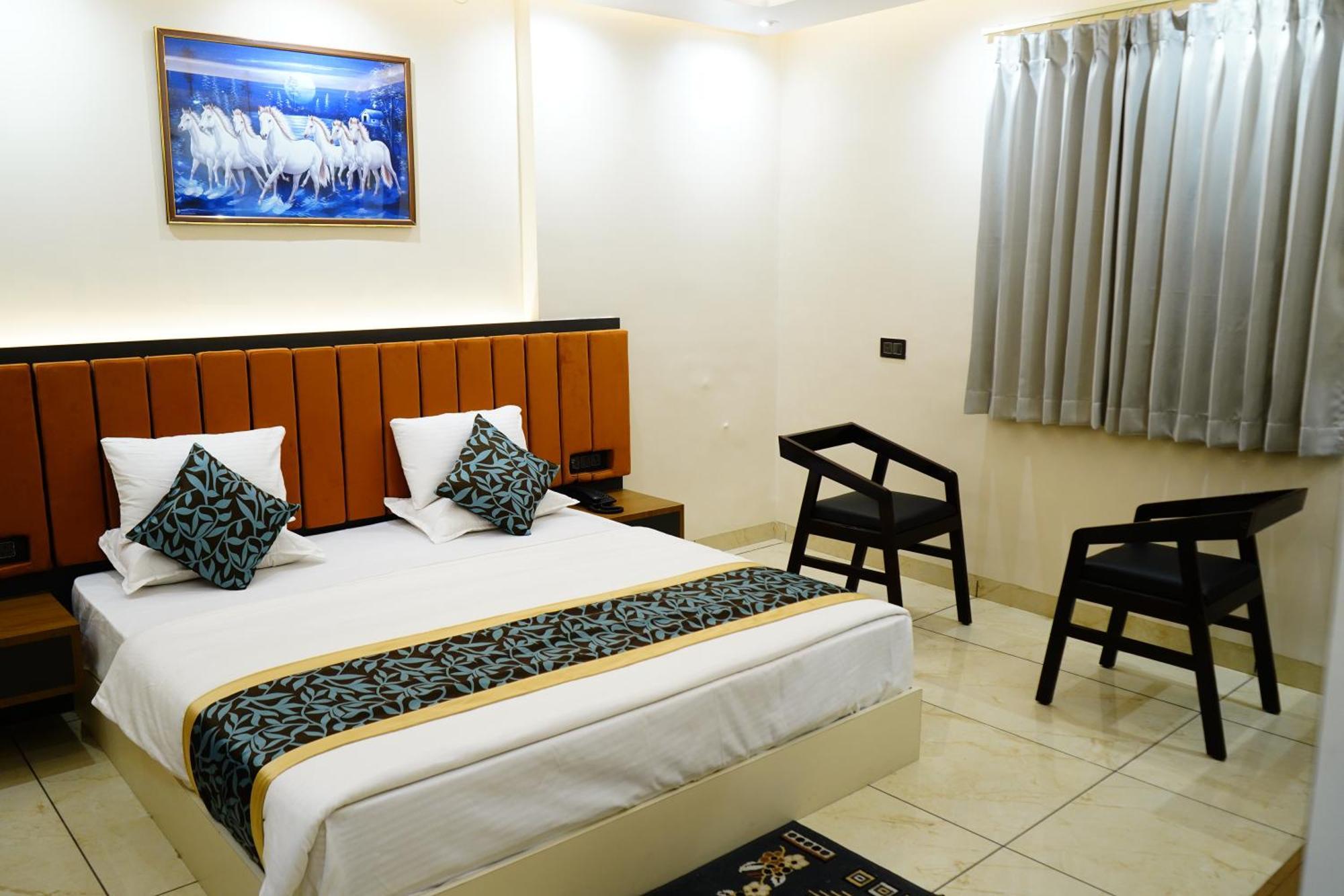 Hotel Shakuntla Palace - 400 Meters Away From Vishnu Pad Temple 7 Mins Walk Гая Екстер'єр фото