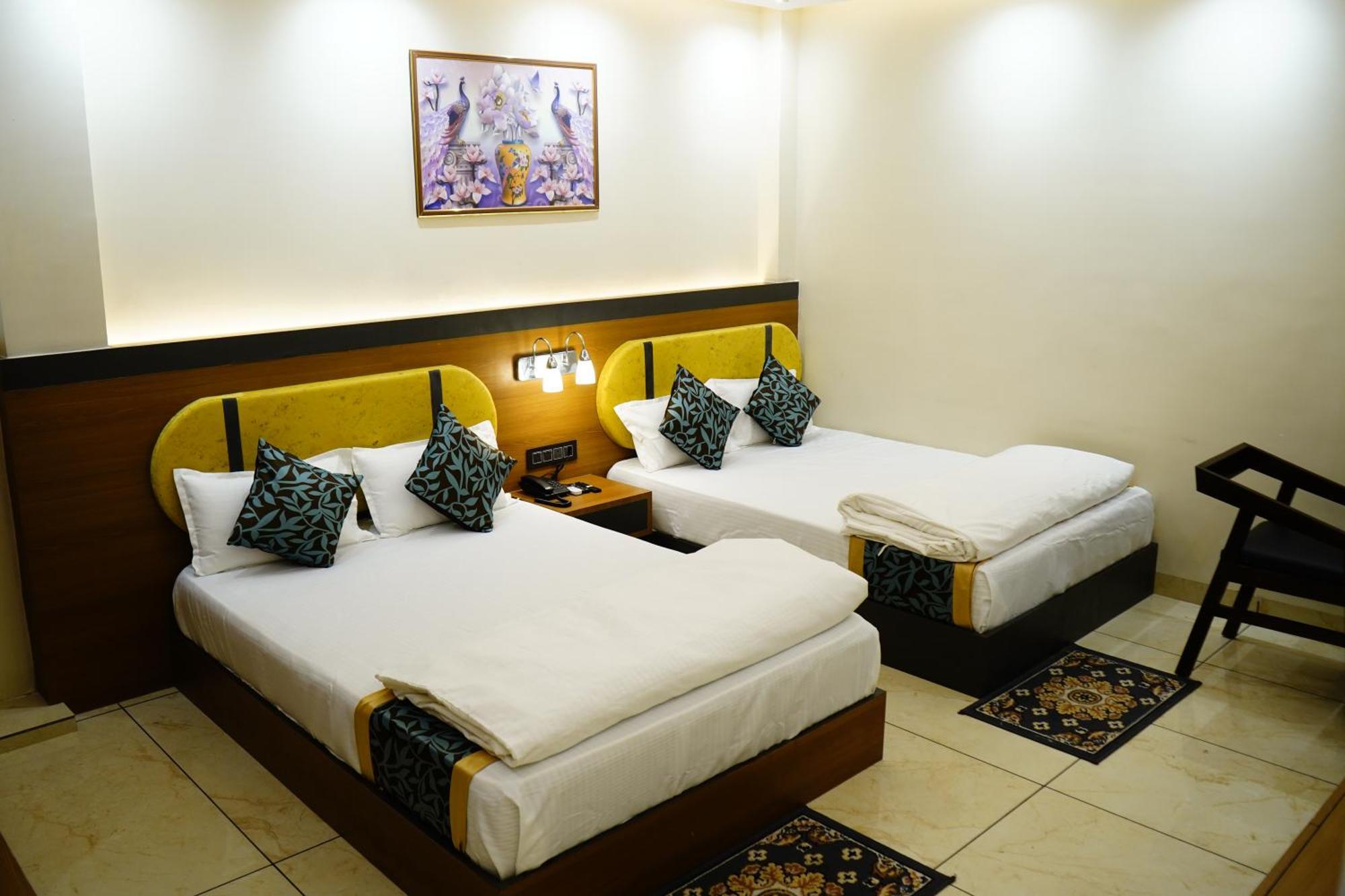 Hotel Shakuntla Palace - 400 Meters Away From Vishnu Pad Temple 7 Mins Walk Гая Екстер'єр фото