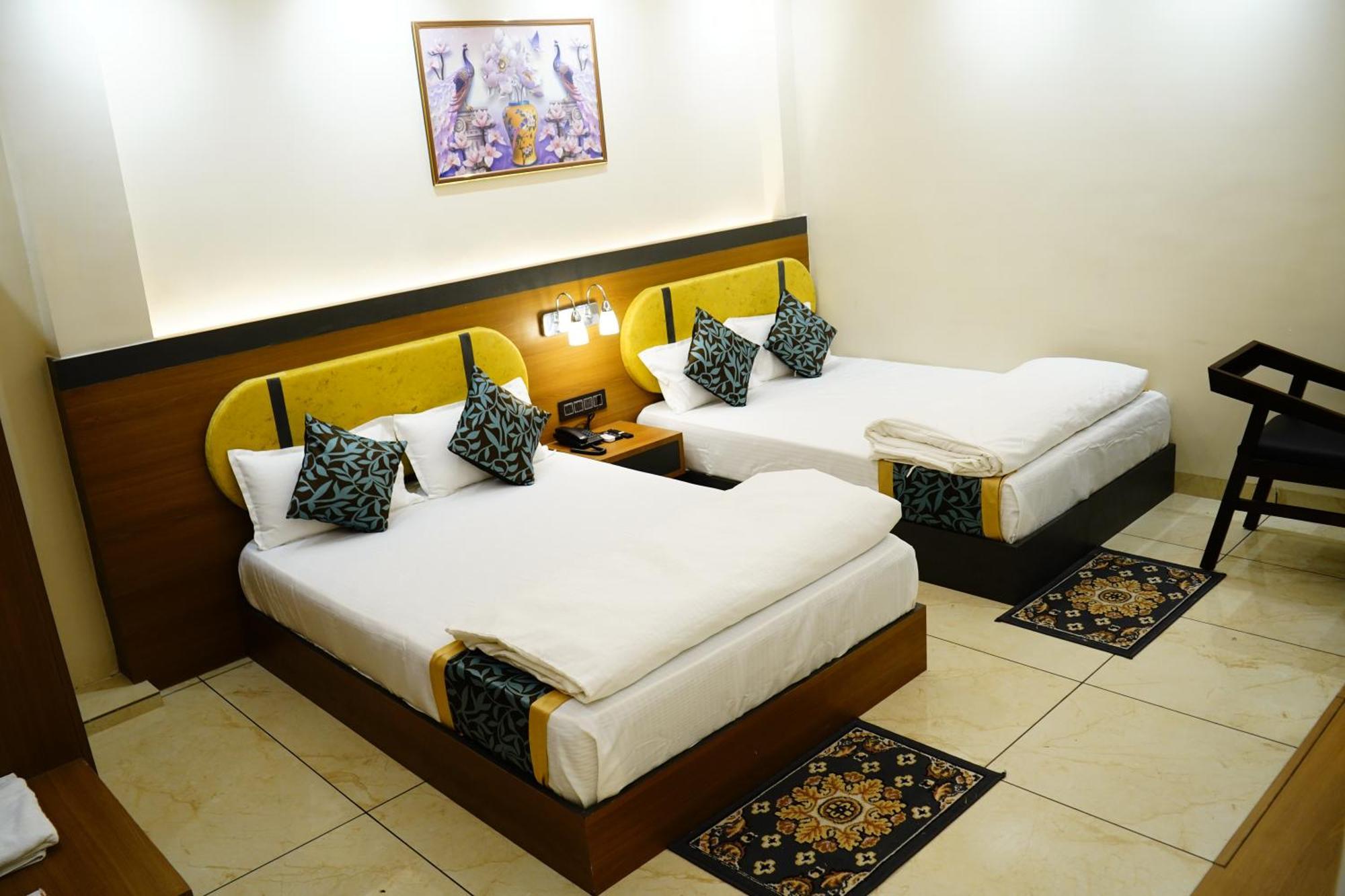 Hotel Shakuntla Palace - 400 Meters Away From Vishnu Pad Temple 7 Mins Walk Гая Екстер'єр фото